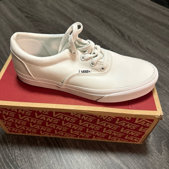 NEW Size 8.5 - VANS Doheny Triple White W - Picture 1 of 6